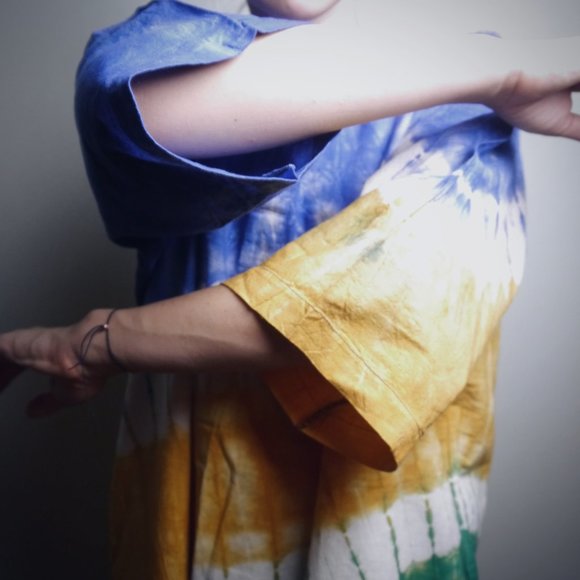 Oversized Blue, Yellow & Green Tie-Dye Top |Size M - Picture 5 of 6